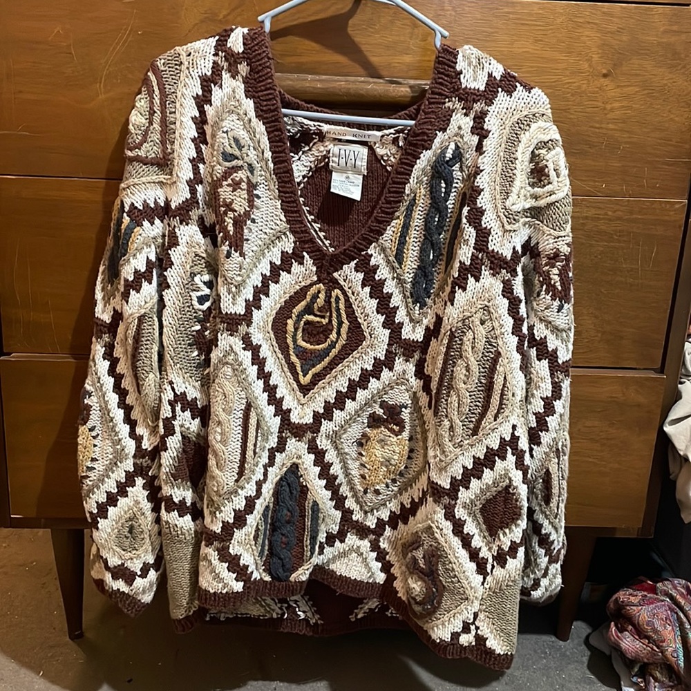 Hand-knit IVY sweater